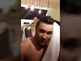 男人洗澡 free gay porn chinese