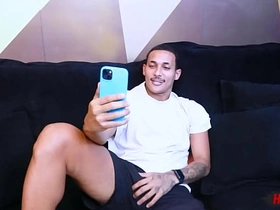 粗大鸡巴捅进小屁眼 gay korean porn hub