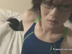 亚洲变装人打飞机 gay sex videos asian police