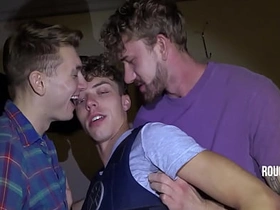 确保Law被我们干进小嫩屁眼 obese chinese gay porn