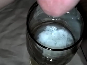 亚洲小鲜肉多次射精在杯子里 gay asian description notice porn