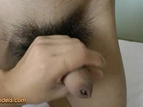 英俊瘦削男孩被绑手淫 porn hub gay asian