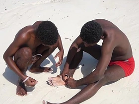 黑人嫩屌Sameul和Wilson无套交媾 gay chinese office porn