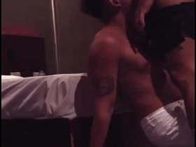 酒店服务员让我用额外小费尝尝他的大屌 hot korean gay porn