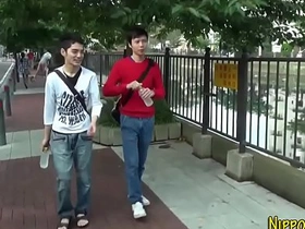 亚洲嫩鸡被射满脸精 white and asian gay porn