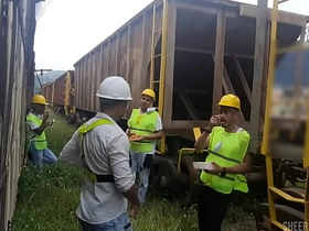 工友午休时玩大了 轮操被动同事还射了好多精液当甜点 japanese careless tied porn