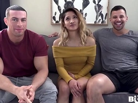 100斤亚裔被两个健美壮汉操烂 korean bodybuilder gay porn