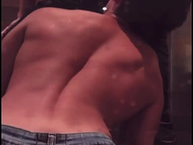 酒吧聊完女人后，我和直男兄弟在浴室搞上了 indiscriminate chinese gay porn twitter