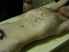 健美亚洲男孩被滴热蜡 asian gay interracial porn