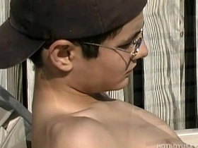 拉丁骚年米基·迪亚兹撸大屌 japanese gay chub porn