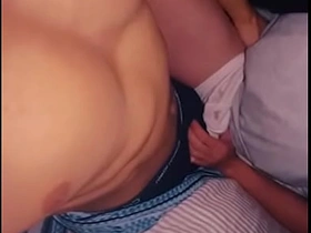 第一次在肌肉邻居家给他口交，最后被他无套内射 joyful porn asian telegram