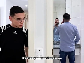 小骚货来帮忙 chinese gay porn homeless