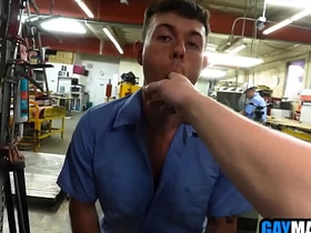 饥渴男人们在车间里3P狂操 korean sleep gay porn