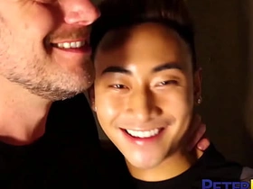 PETERFEVER亚裔Jeremy Vuitton被Hans Berlin无套内射 hot gay porn clips