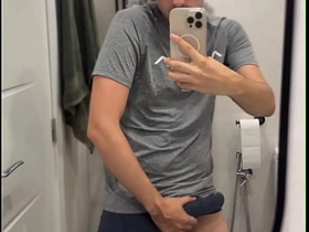 双性恋小伙炫耀大鸡巴并射出一大坨 gay sex videos of asian men