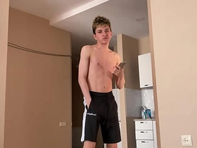 第一部 抓到朋友后狠狠操了他 taiwan handsome gay porn