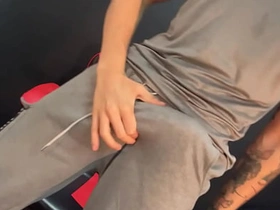 肌肉猛男狂撸挑衅你 japan movie joyful porn