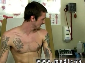 亚裔美国男同性恋色情明星全片 他感觉自己的男根 chinese cock gay porn