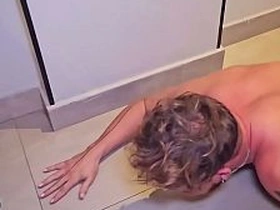 大胡子主人操烂小鲜肉的屁眼，把他当性奴使唤。BDSM狗玩羞辱高潮 blithe porn asian dad