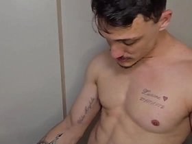 掰开大腿献上骚屁眼 north korean gay porn