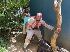 工地黑哥溜出来让停车场管理员爆菊 chinese loot porn gay