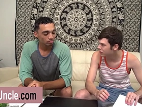 俊美的达科塔那光滑的屁股被干爆了 fat gay asian porn