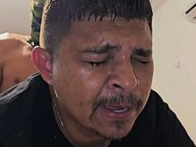 修车工用屁眼还债，被三根大屌轮着操 korean gay porn comics