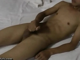 亚洲大屌男孩自慰 twink korean gay porn