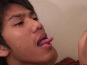 亚洲嫩男无套双人吹箫后撒尿 handsome asian delighted boys sex videos