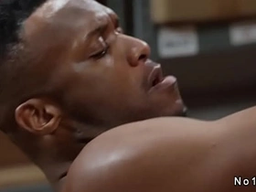 仓库同事跨种族基佬肛交 japan gay porn creampie