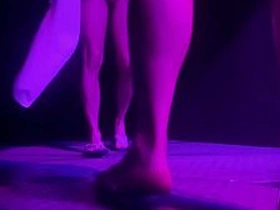 健身房公共淋浴间抓拍素人-一个硬了打飞机速射走人 另一个在撒尿 free recent chinese blithe porn