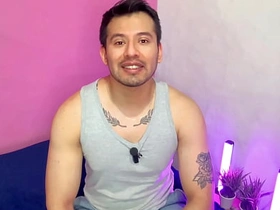 肌肉男搞上健身房搭档！无套狂操 还让他闻内裤 性爱实录 asian daddy and lady gay porn