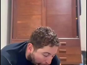 我把街上那个直男骗来给我口交 把他变成我的小骚货 korean bathhouse gay porn