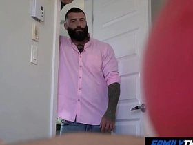 家庭嫩肉 - 和熊系继父共度情人节 chinese exposed to white gay porn tumblr