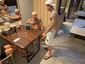 我和我哥们儿还有他朋友3P爽翻天 telegram gay porn chinese