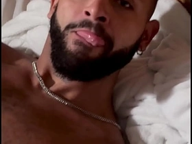 屁股超赞的猛男 chinese furuncle shallow gay porn