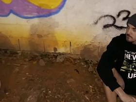 已婚猛男在海滩抽了大麻硬得不行 最后抓了个流浪汉狠狠操屁眼射满精液 gay porn cum asian