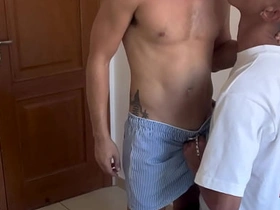 大鸡巴坐上去爽翻了 gay korean porn solo