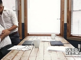 加班时间被他压在身下 asian blowjob gay sexual congress videos