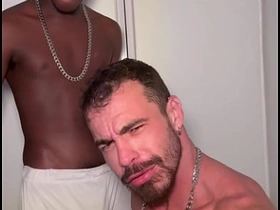 和大鸡巴玩花样 chinese gay muscle ass porn