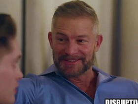 缺乏安全感的同志被年长情人操 hot asia gay porn