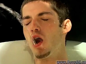 亚裔胖同志被颜射 兄弟会尿尿派对:凯勒布·斯科特! hot asian gay porn