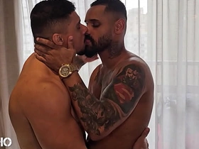 肌肉棒子的巨屌 set of two chinese gay porn