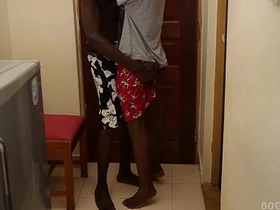 黑人嫩屌托尼和杰克无套交配 coat japan gay porn