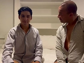 这小年轻从没尝过残疾大哥的巨屌 leon chinese gay porn