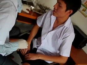 给小鲜肉医生口交 pov chinese gay porn