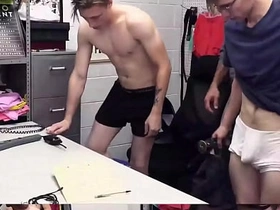 变态黑警Donovan Cox深喉猛操精壮少年Nico Nova - 少年犯系列 handsome taiwan gay porn